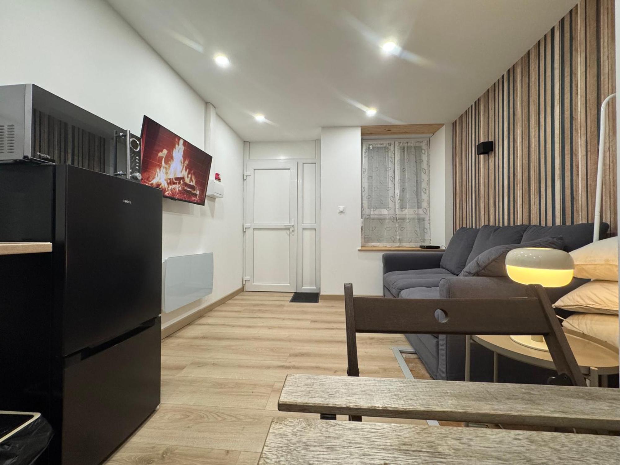 Studio Au Cloitres Mirecourt Extérieur photo