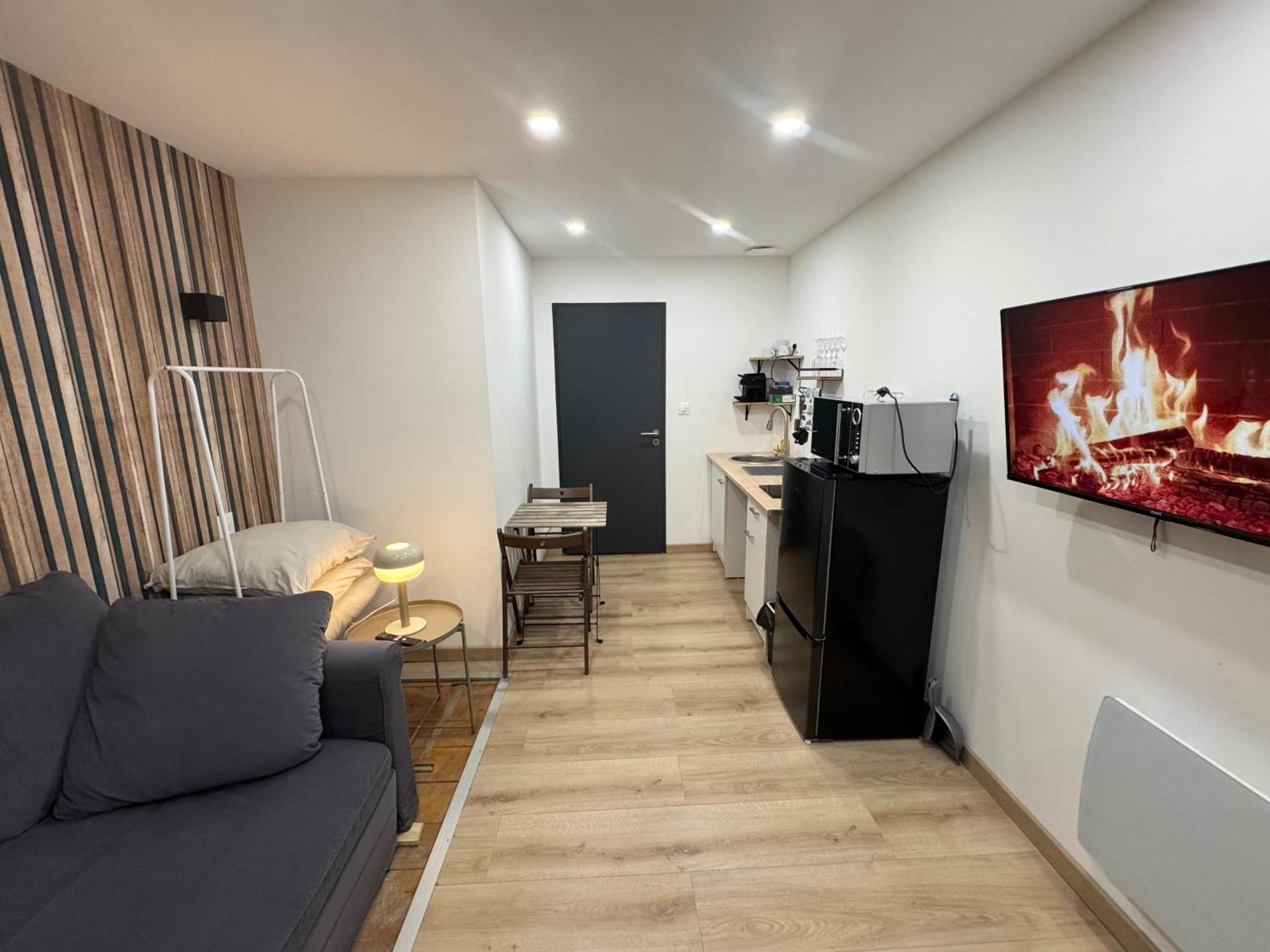 Studio Au Cloitres Mirecourt Extérieur photo